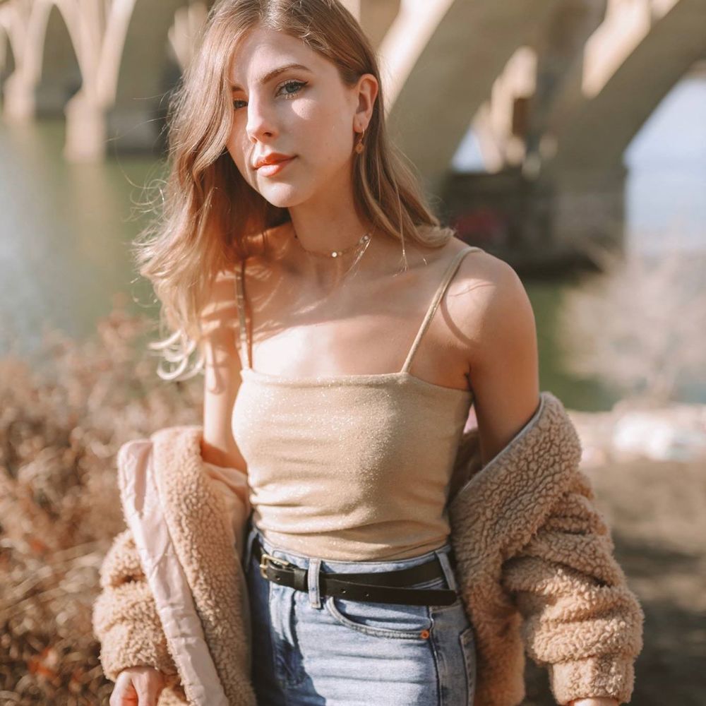 Meet your Posher, Monica